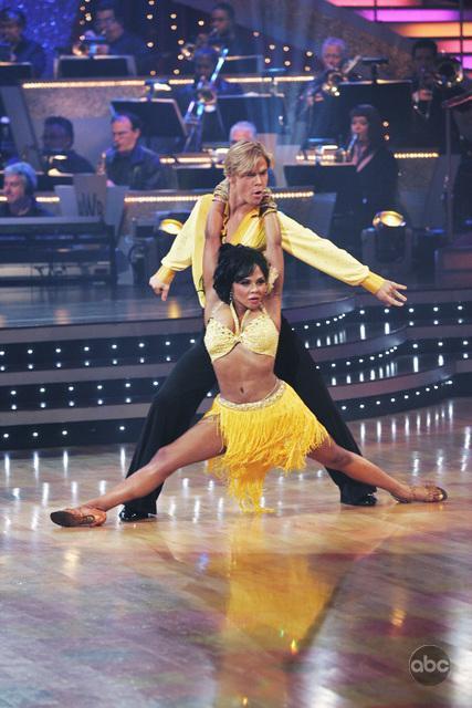 Still of Lil' Kim in Dancing with the Stars (2005)