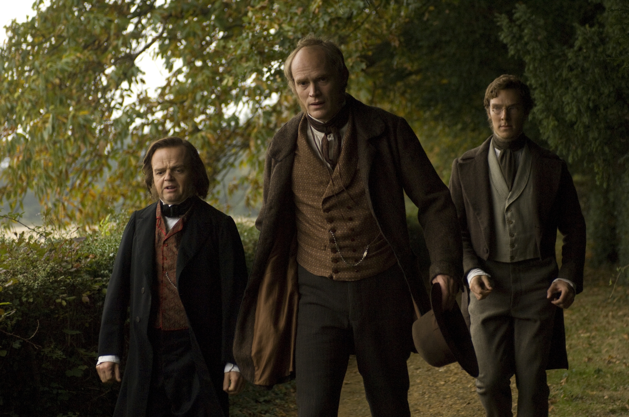 Still of Paul Bettany and Toby Jones in Creation (2009)