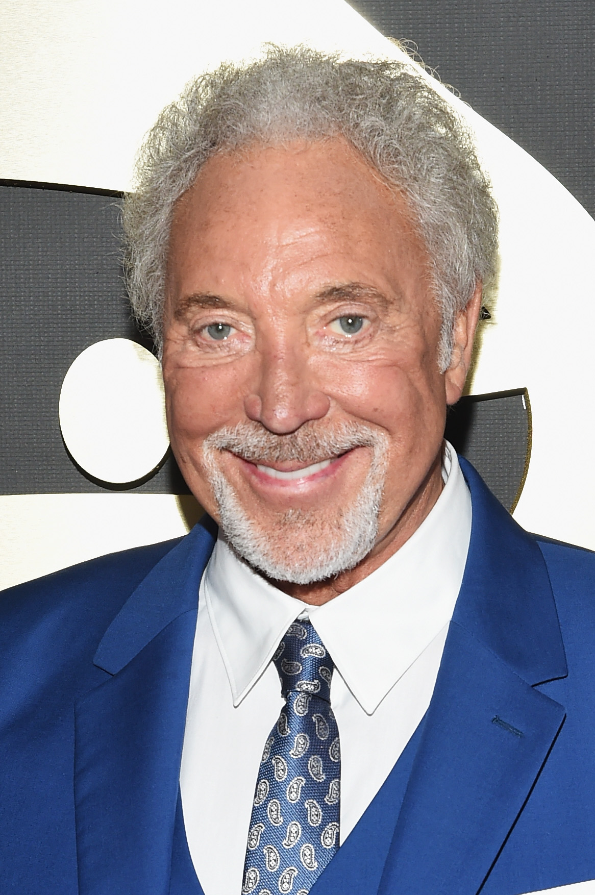 Tom Jones at event of The 57th Annual Grammy Awards (2015)