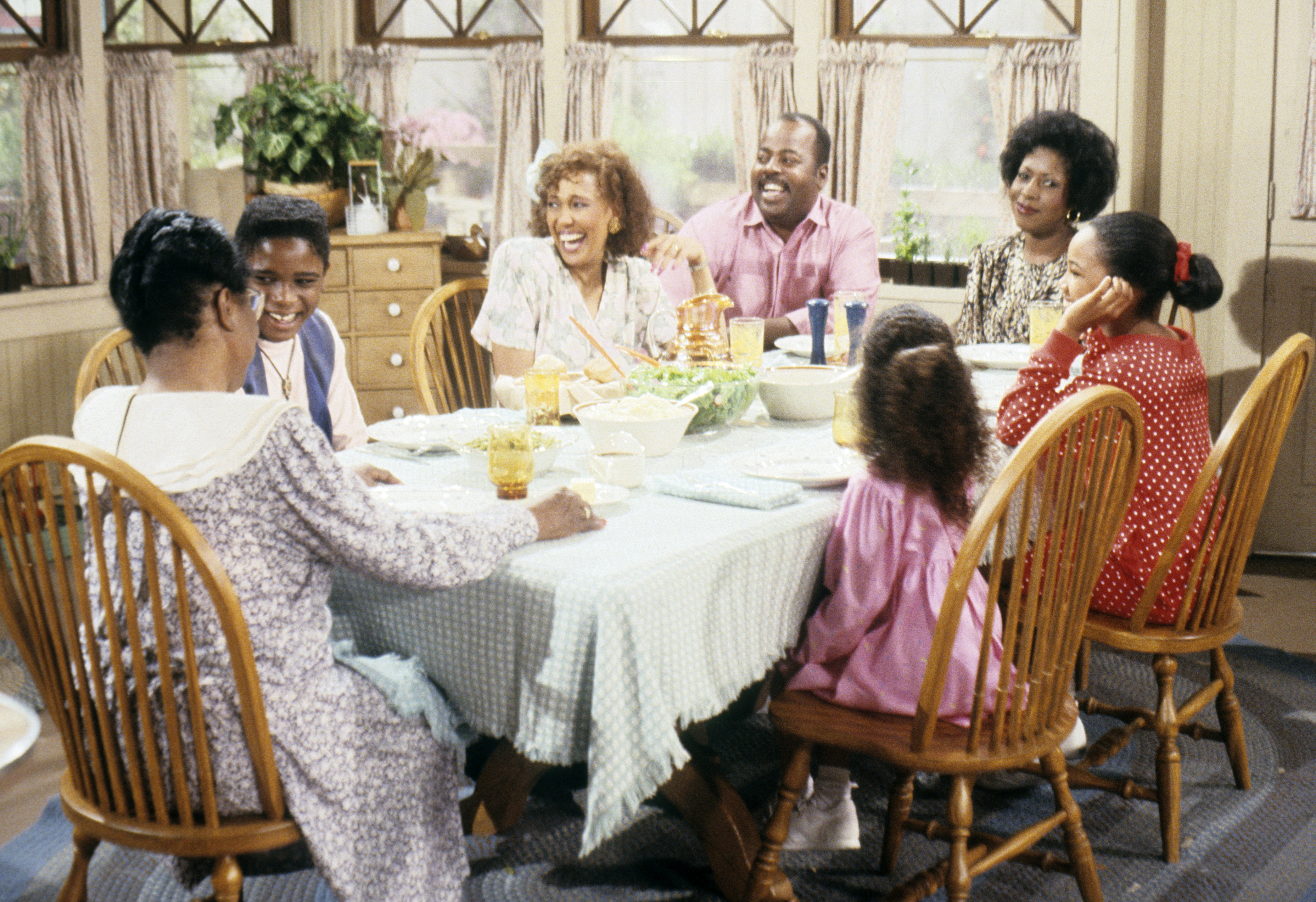 Still of Reginald VelJohnson, Telma Hopkins, Valerie Jones, Rosetta LeNoire, Darius McCrary, Jo Marie Payton and Kellie Shanygne Williams in Family Matters (1989)