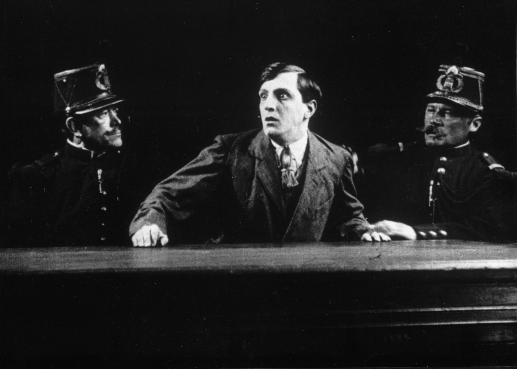 Still of Romuald Joubé in Le coupable (1917)