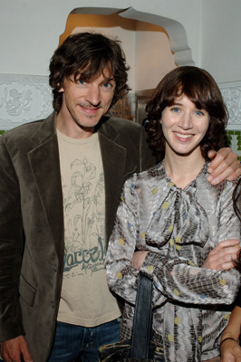 John Hawkes and Miranda July at event of Me and You and Everyone We Know (2005)