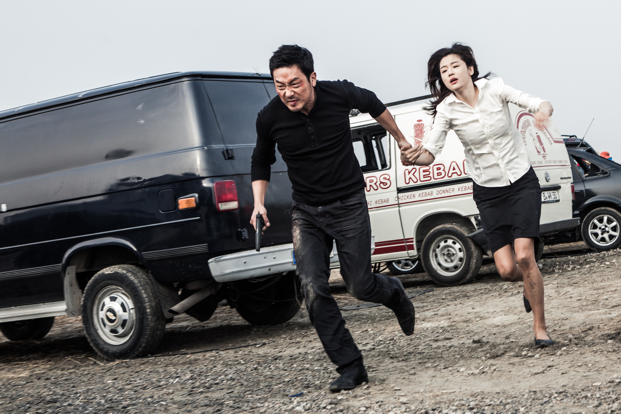 Still of Ji-hyun Jun and Jung-woo Ha in Bereullin (2013)