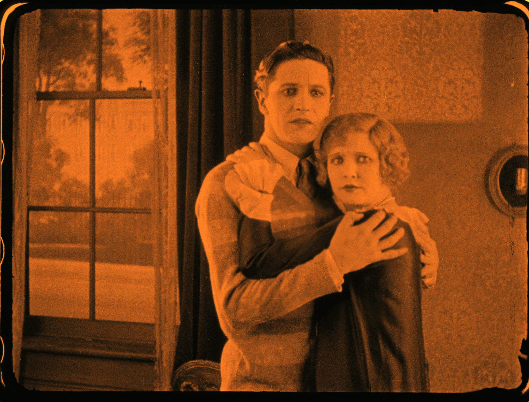 Still of June and Ivor Novello in The Lodger: A Story of the London Fog (1927)