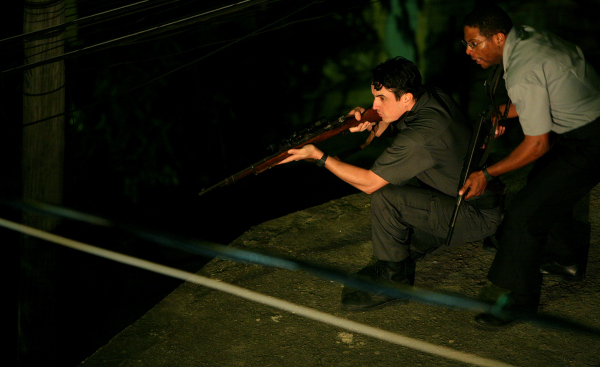 Still of Caio Junqueira and André Ramiro in Elitinis burys (2007)