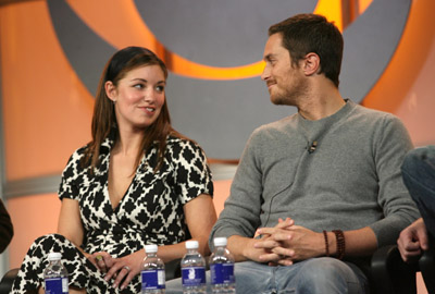 Oliver Hudson and Bianca Kajlich at event of Rules of Engagement (2007)