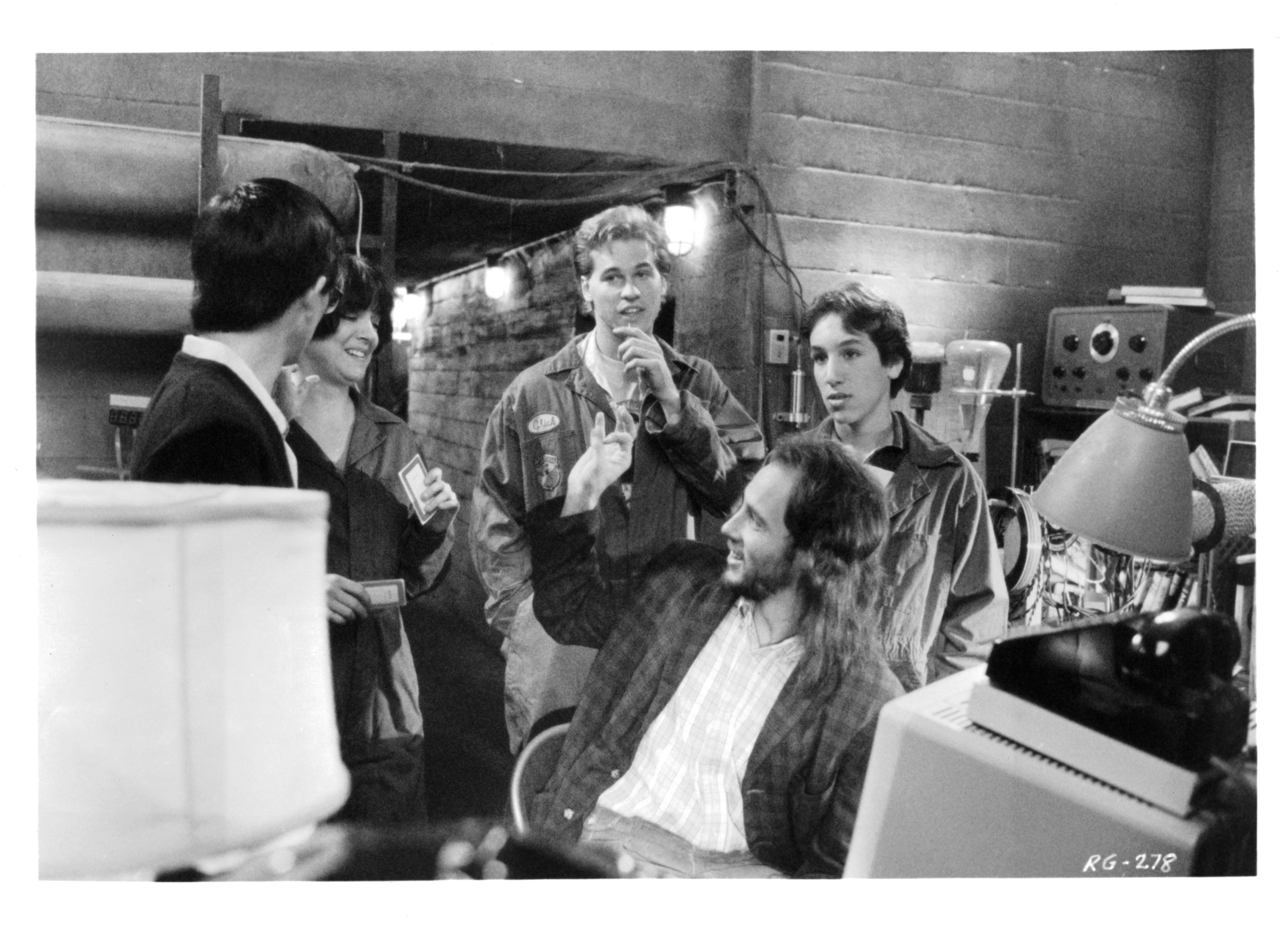 Still of Val Kilmer, Michelle Meyrink, Jon Gries, Gabriel Jarret and Mark Kamiyama in Real Genius (1985)