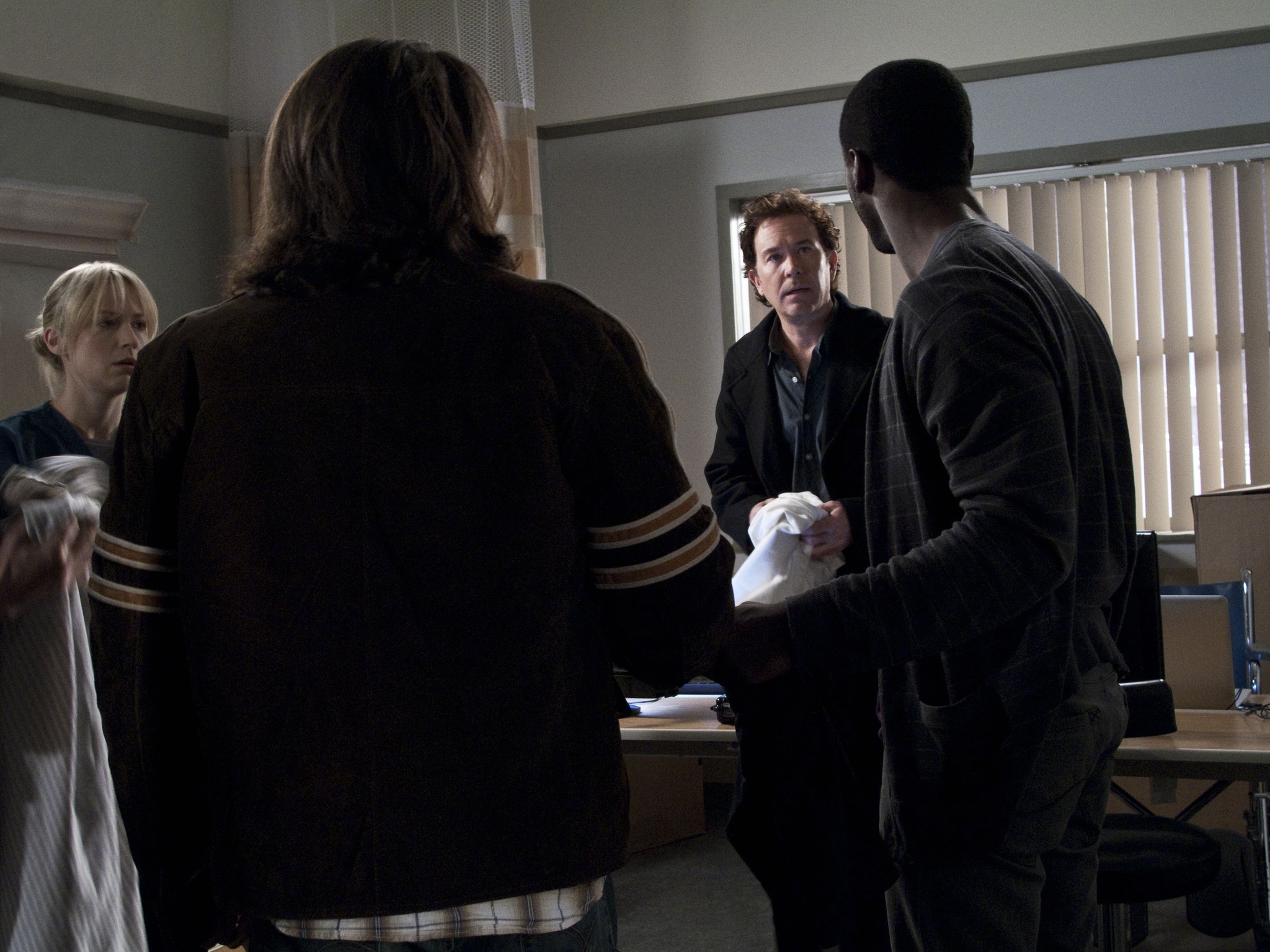 Still of Timothy Hutton, Aldis Hodge, Christian Kane and Beth Riesgraf in Svieto lygintojai (2008)