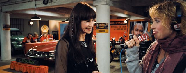 Still of Valérie Kaprisky and Anne Marivin in Envoyés très spéciaux (2009)