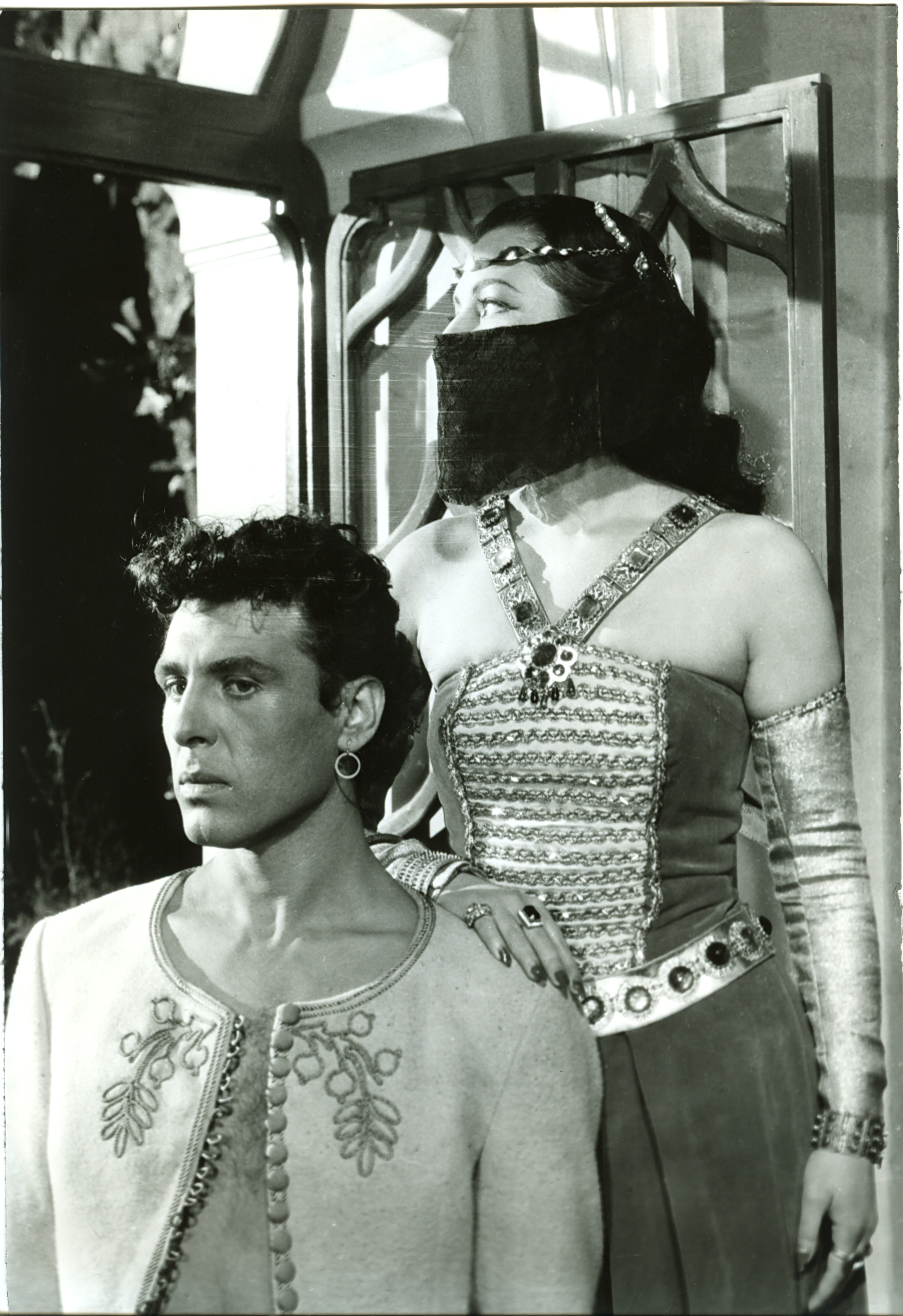 Actors Apostol Karamitev (left) and Vlast Fialova in the movie 