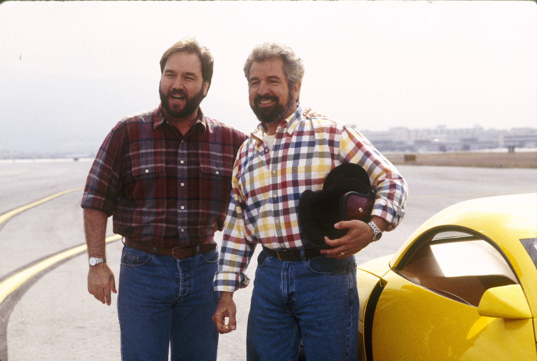 Still of Richard Karn and Bob Vila in Auksarankis (1991)