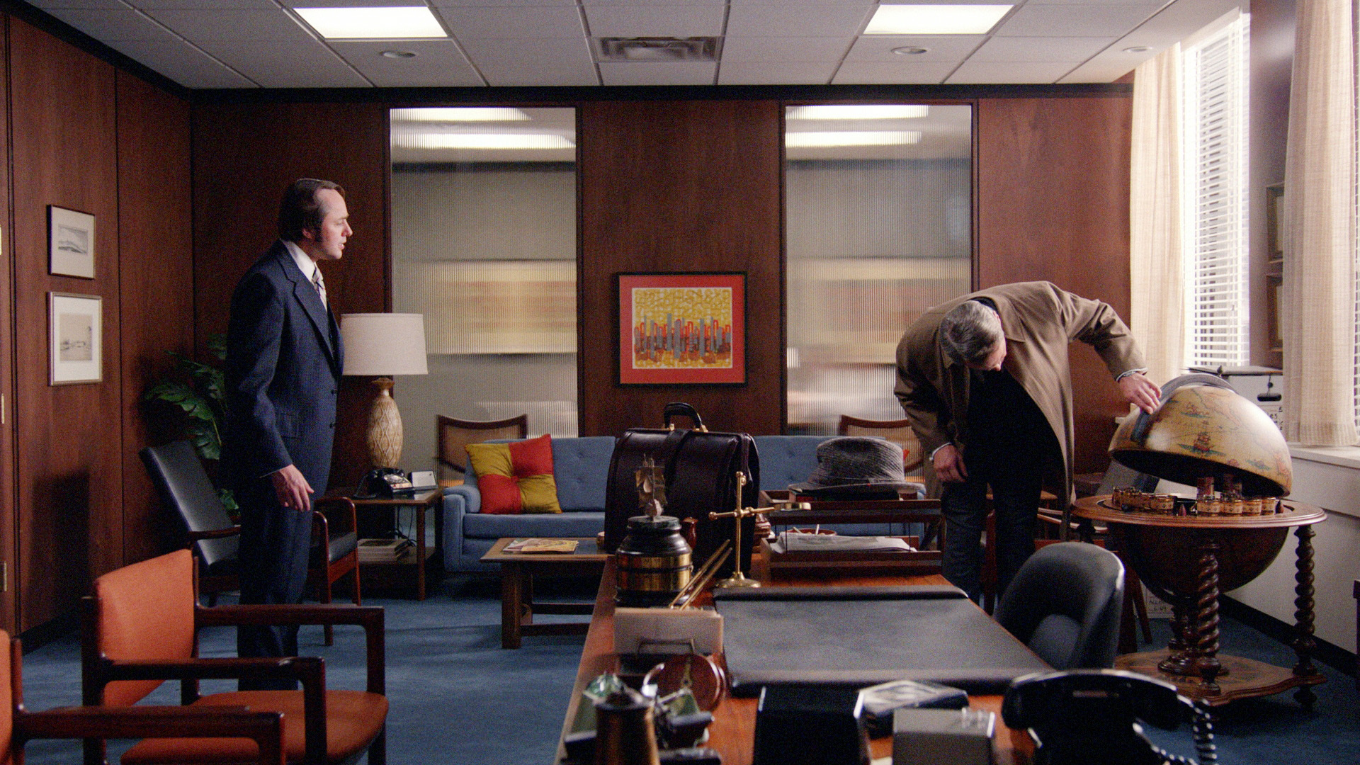 Still of Vincent Kartheiser and Mark Moses in MAD MEN. Reklamos vilkai (2007)