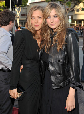 Leelee Sobieski and Branka Katic at event of Visuomenes priesai (2009)