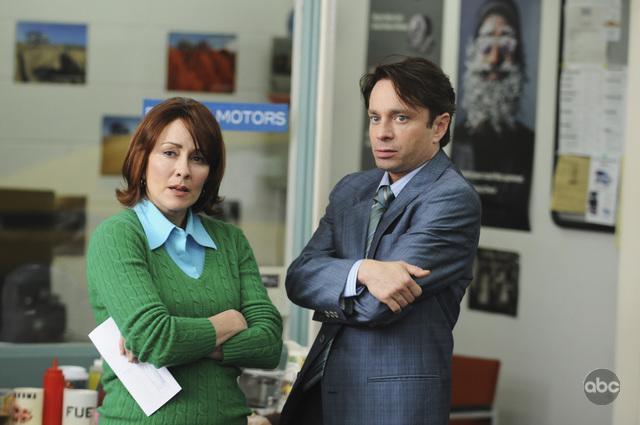 Still of Patricia Heaton and Chris Kattan in The Middle (2009)