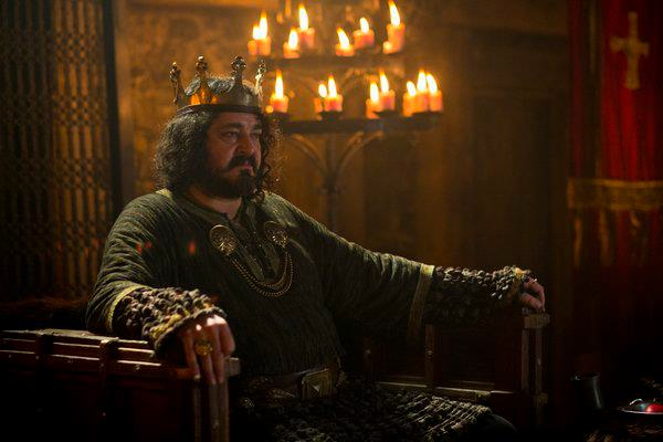 Ivan Kaye as King Aelle in 'Vikings' 2013.