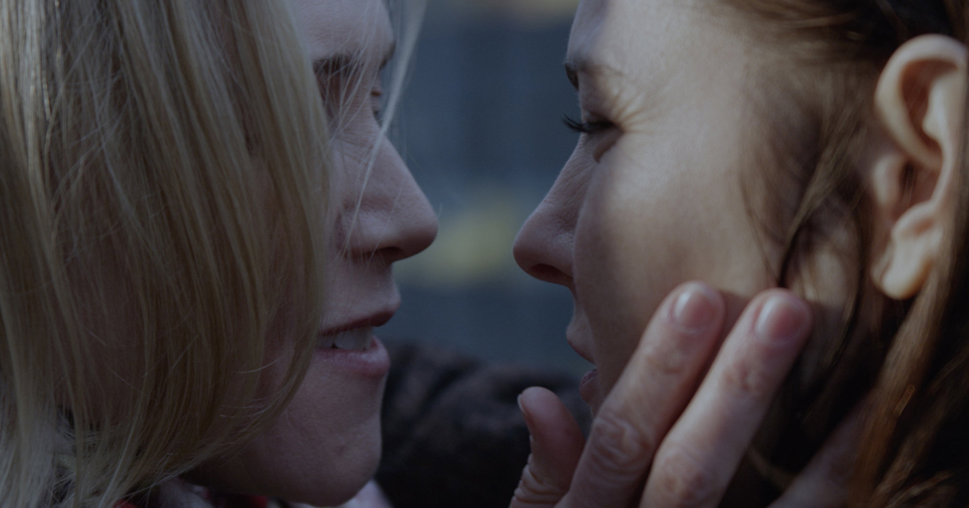 Still of Tracy Middendorf as Aurore and Ele Keats as Claire in Snowflake (2014)