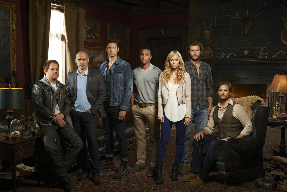 Still of Greg Bryk, Joel Keller, Peter Myers, Paulino Nunes, Laura Vandervoort, Greyston Holt, Michael Xavier and Steve Lund in Bitten (2014)