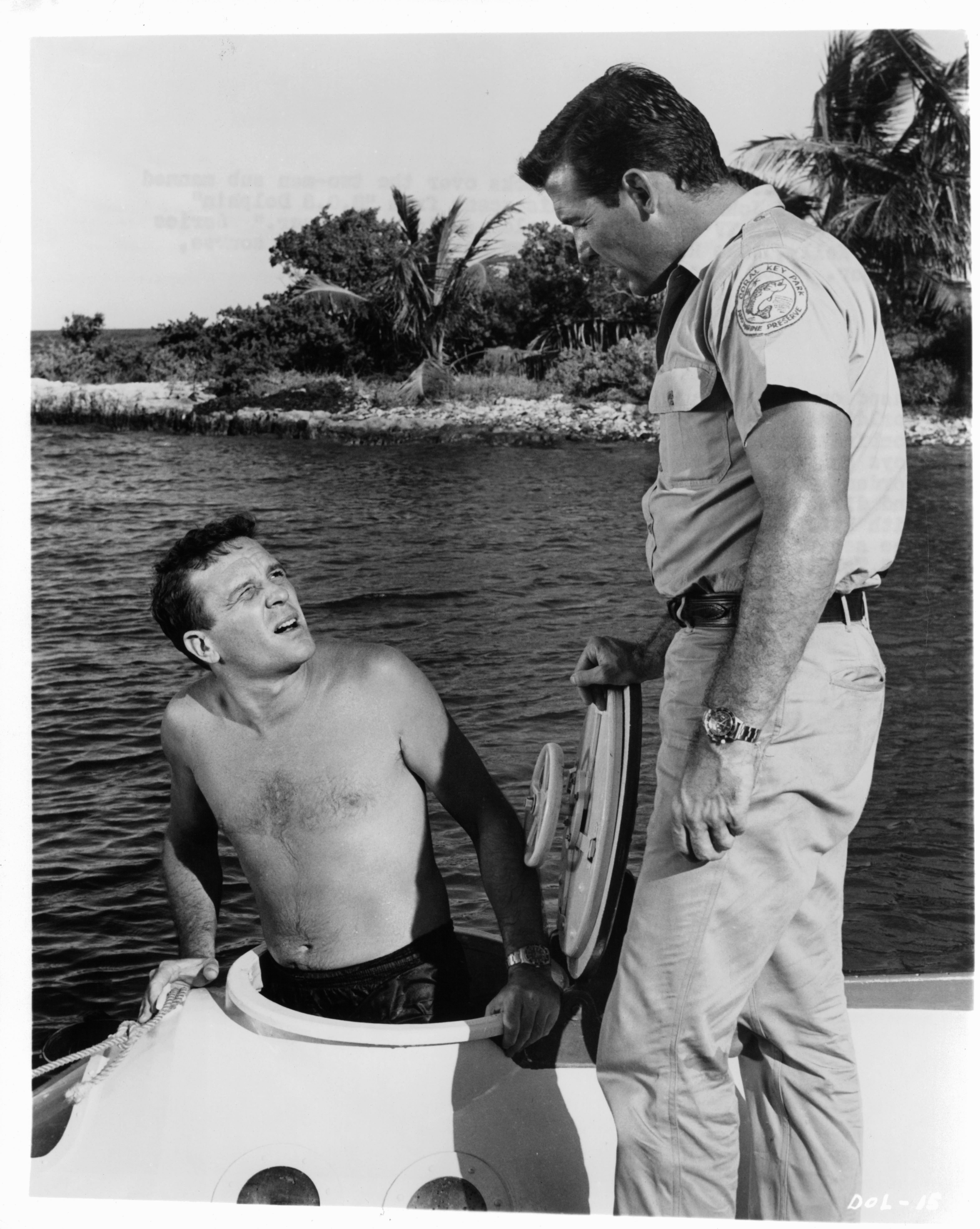 Still of Brian Kelly and John Lasell in Flipper (1964)