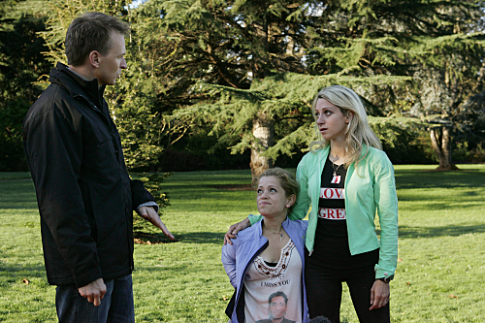 Still of Phil Keoghan, Charla Faddoul and Mirna Hindoyan in The Amazing Race: Low to the Ground, That's My Technique (2007)