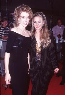 Alicia Silverstone and Carolyn Kessler at event of Excess Baggage (1997)