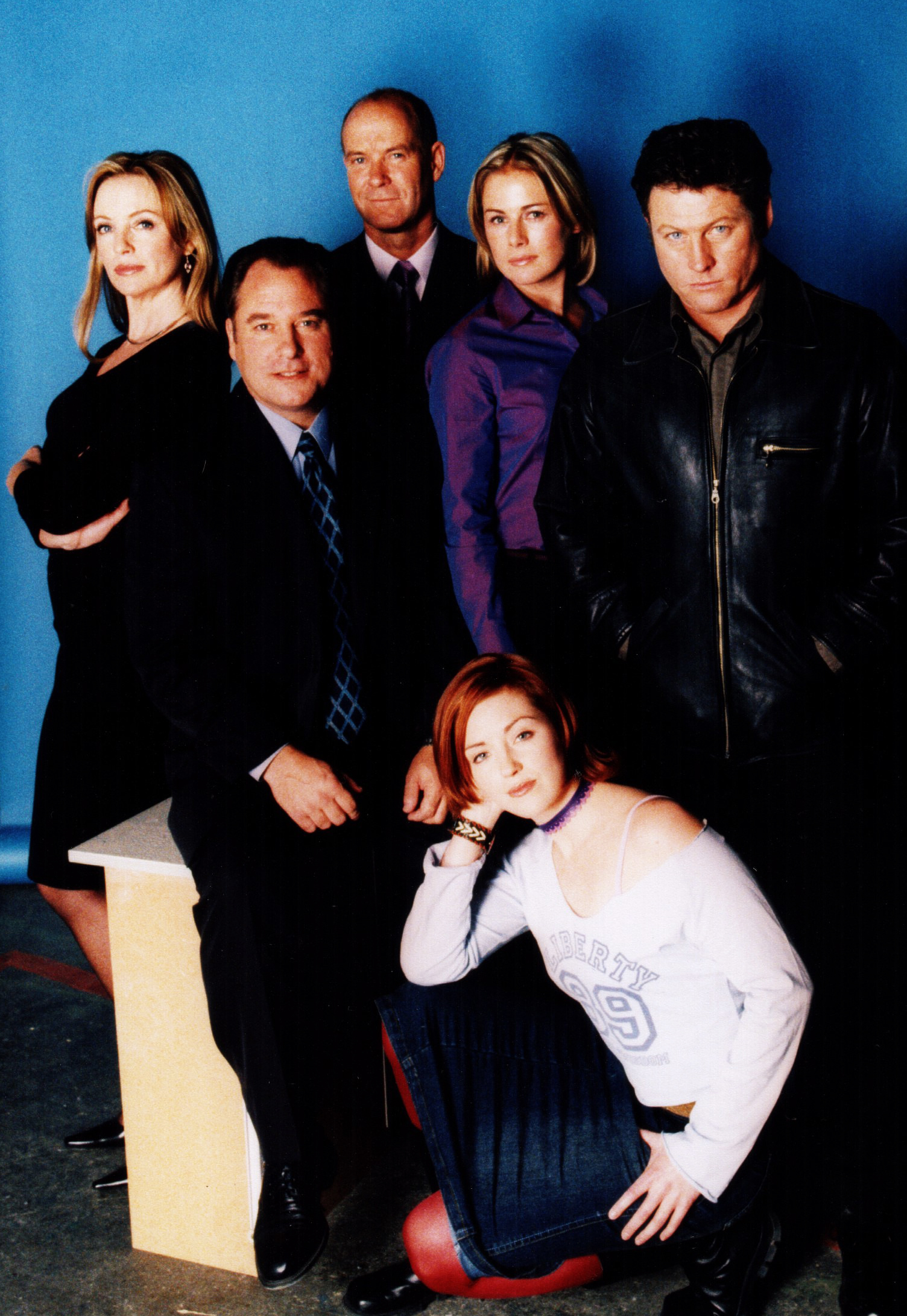 STINGERS Cast 2003 - Rebecca Gibney, Jeremy Kewley, Gary Sweet, Kate Kendall, Jacinta Stapleton & Peter Phelps.