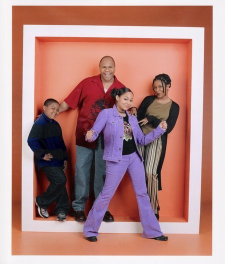 T'Keyah Crystal Keymáh, Raven-Symoné, Rondell Sheridan and Kyle Massey in That's So Raven (2003)