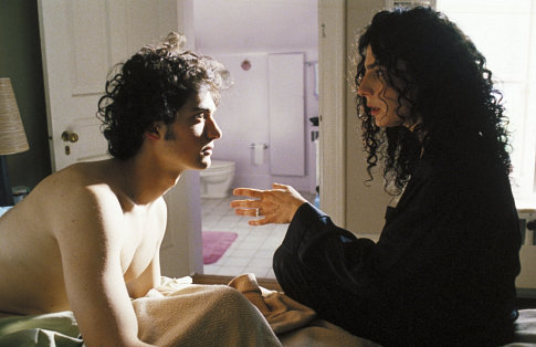 Still of David Alpay and Arsinée Khanjian in Ararat (2002)