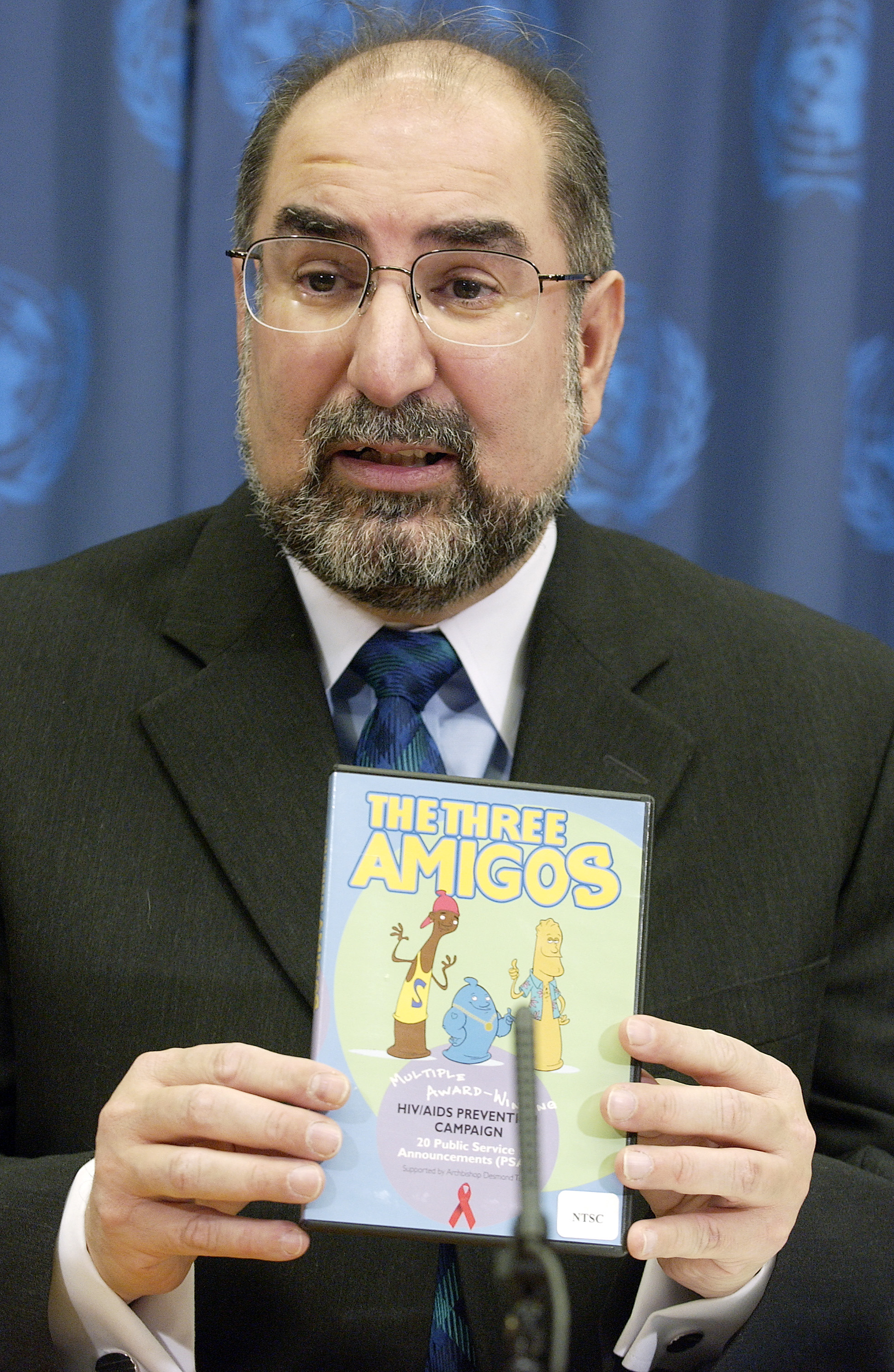 Firdaus Kharas launching the Three Amigos HIV/AIDS prevention media at the United Nations