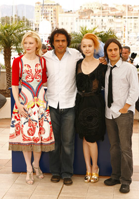 Cate Blanchett, Gael García Bernal, Alejandro González Iñárritu and Rinko Kikuchi at event of Babelis (2006)