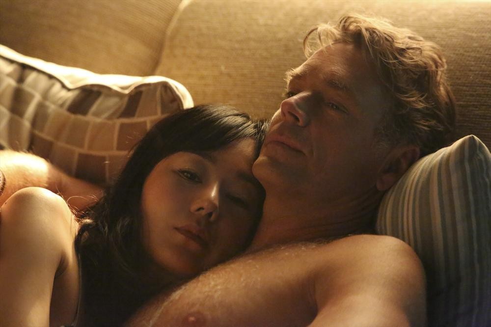 Still of Yunjin Kim and John Schneider in Mistresses (2013)