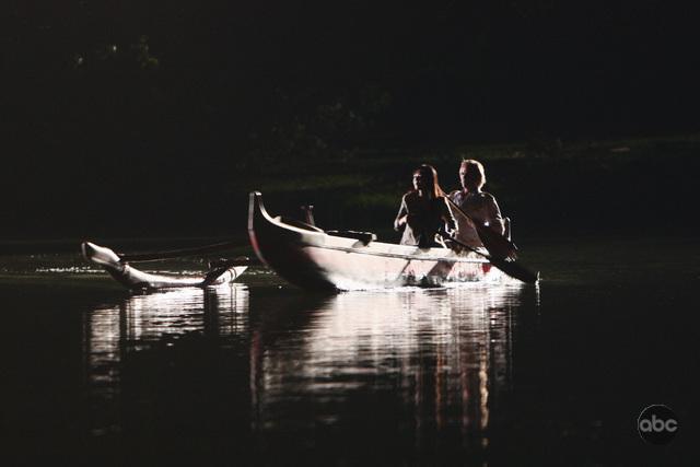 Still of Jeff Fahey and Yunjin Kim in Dinge (2004)