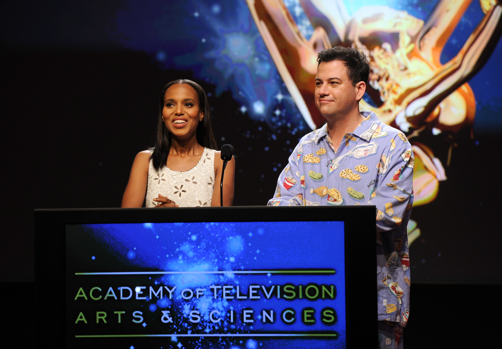 Jimmy Kimmel and Kerry Washington at event of The 64th Primetime Emmy Awards (2012)