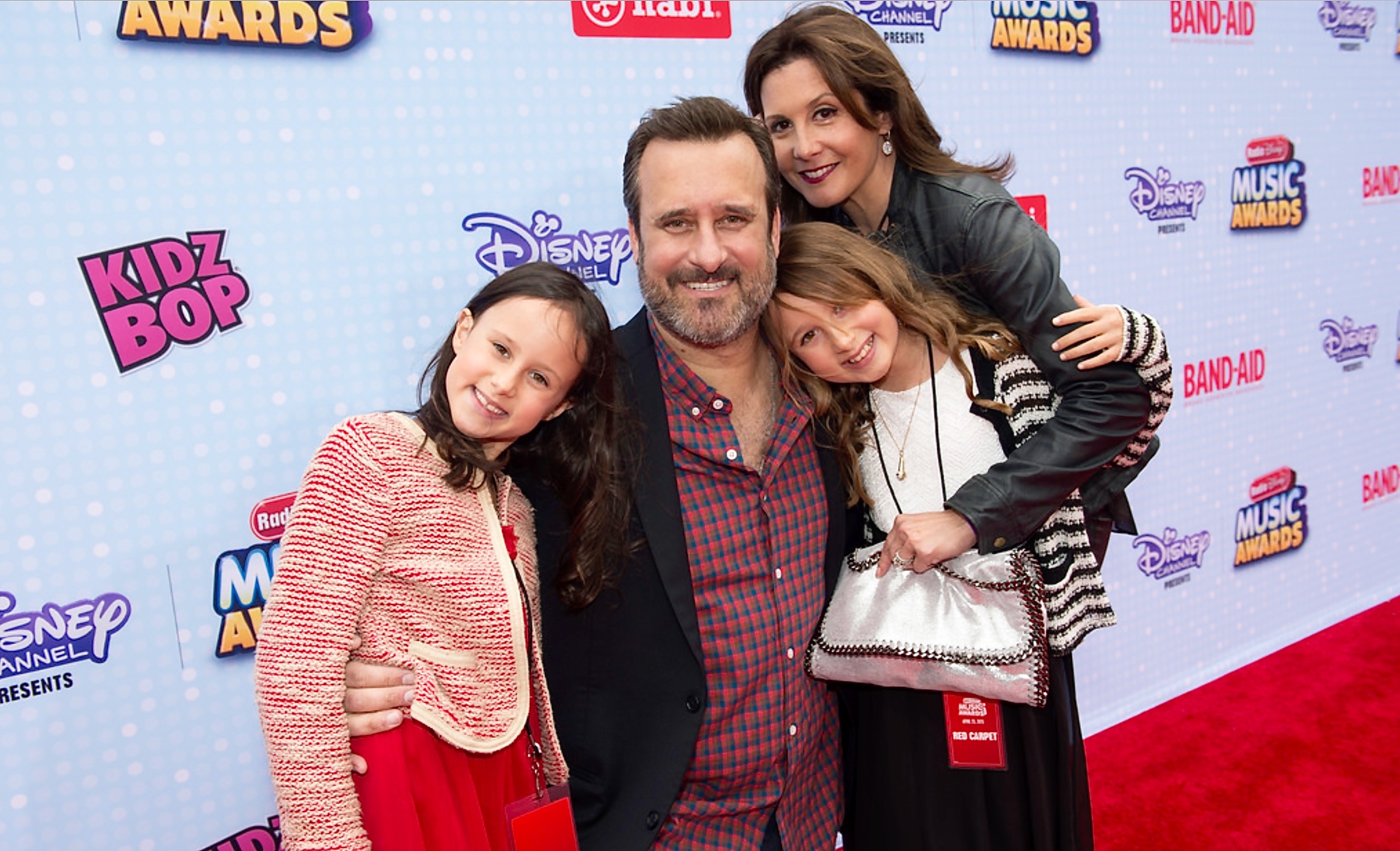 Benjamin King with wife, Laura King, and daughters, at the 2015 Radio Disney Music Awards at the Nokia Theater