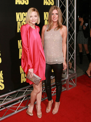 Nicky Hilton and Jaime King at event of Ateini cia arba gausi i duda! (2010)