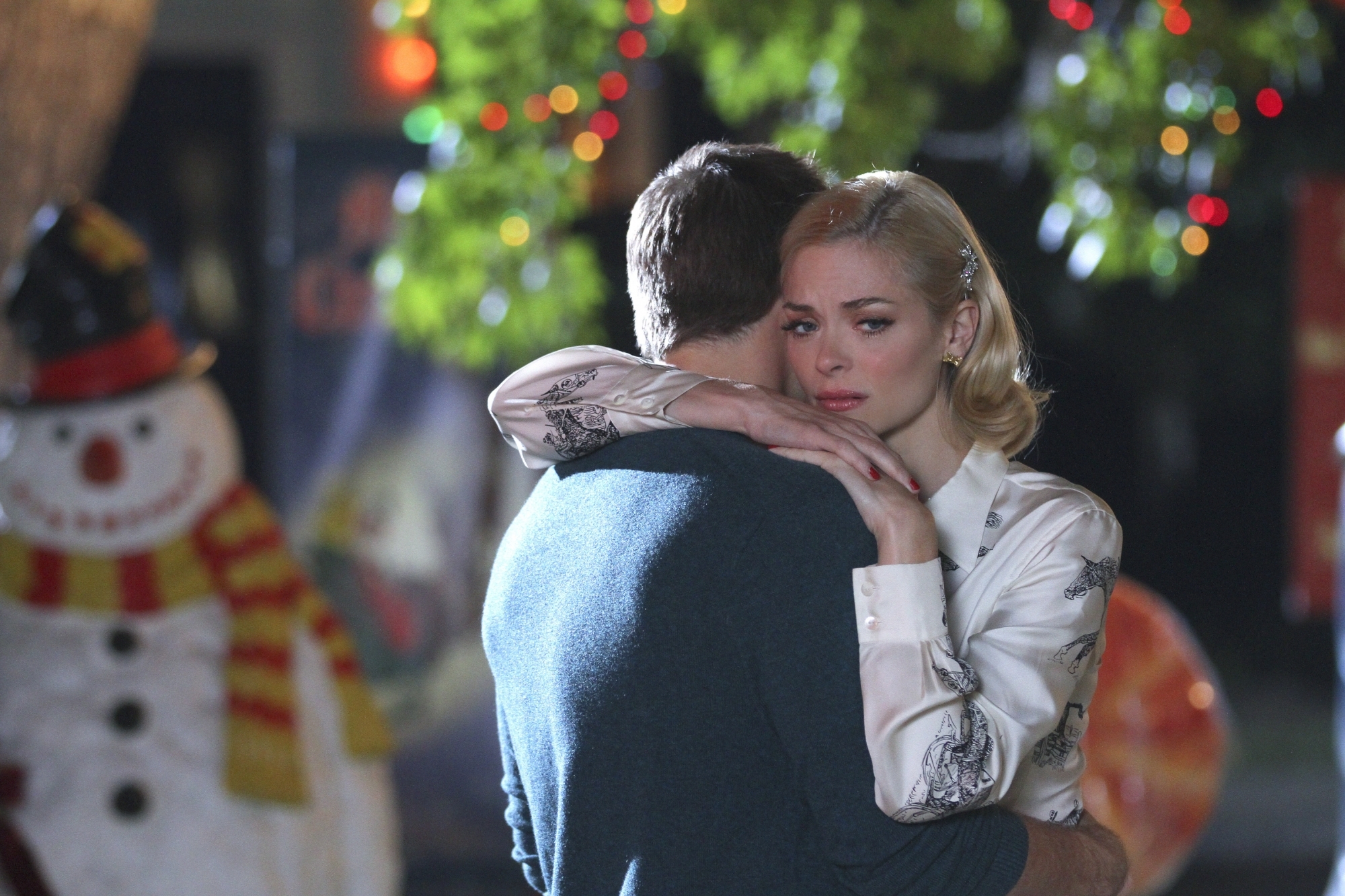 Still of Jaime King and George Tucker in Hart of Dixie (2011)