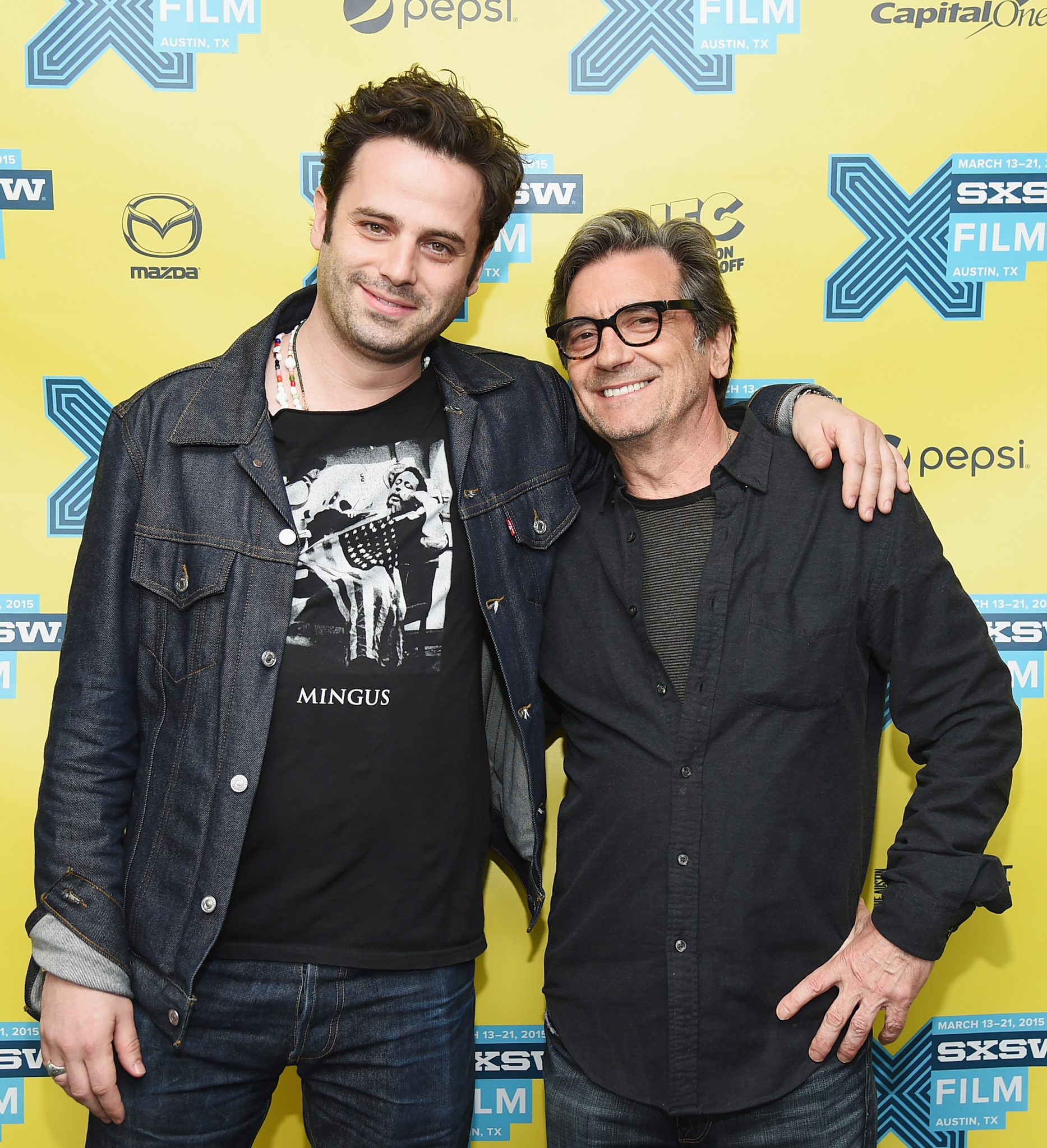 Griffin Dunne and Luke Kirby at event of Mania Days (2015)