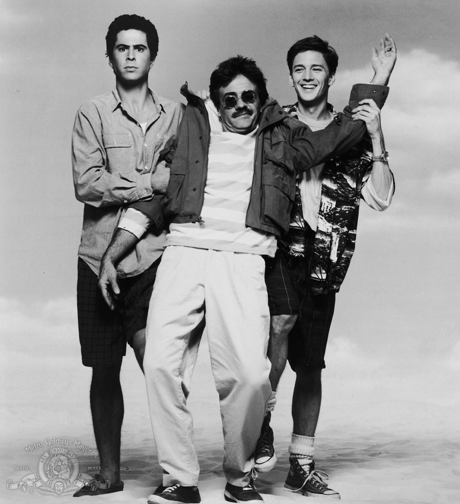 Still of Andrew McCarthy, Jonathan Silverman and Terry Kiser in Weekend at Bernie's (1989)