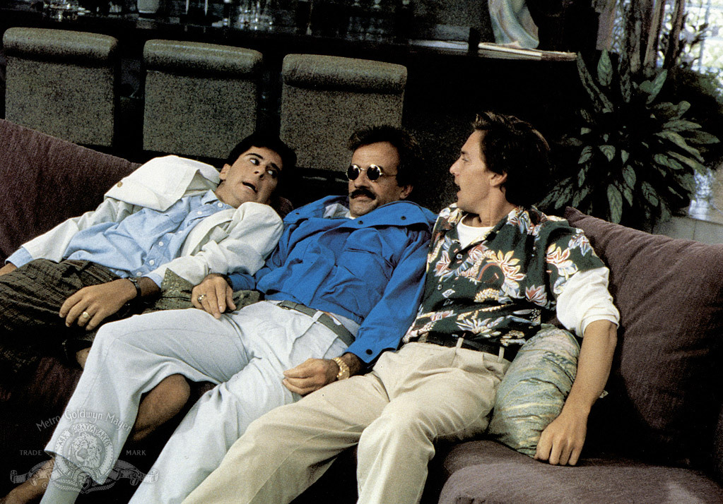 Still of Andrew McCarthy, Jonathan Silverman and Terry Kiser in Weekend at Bernie's (1989)