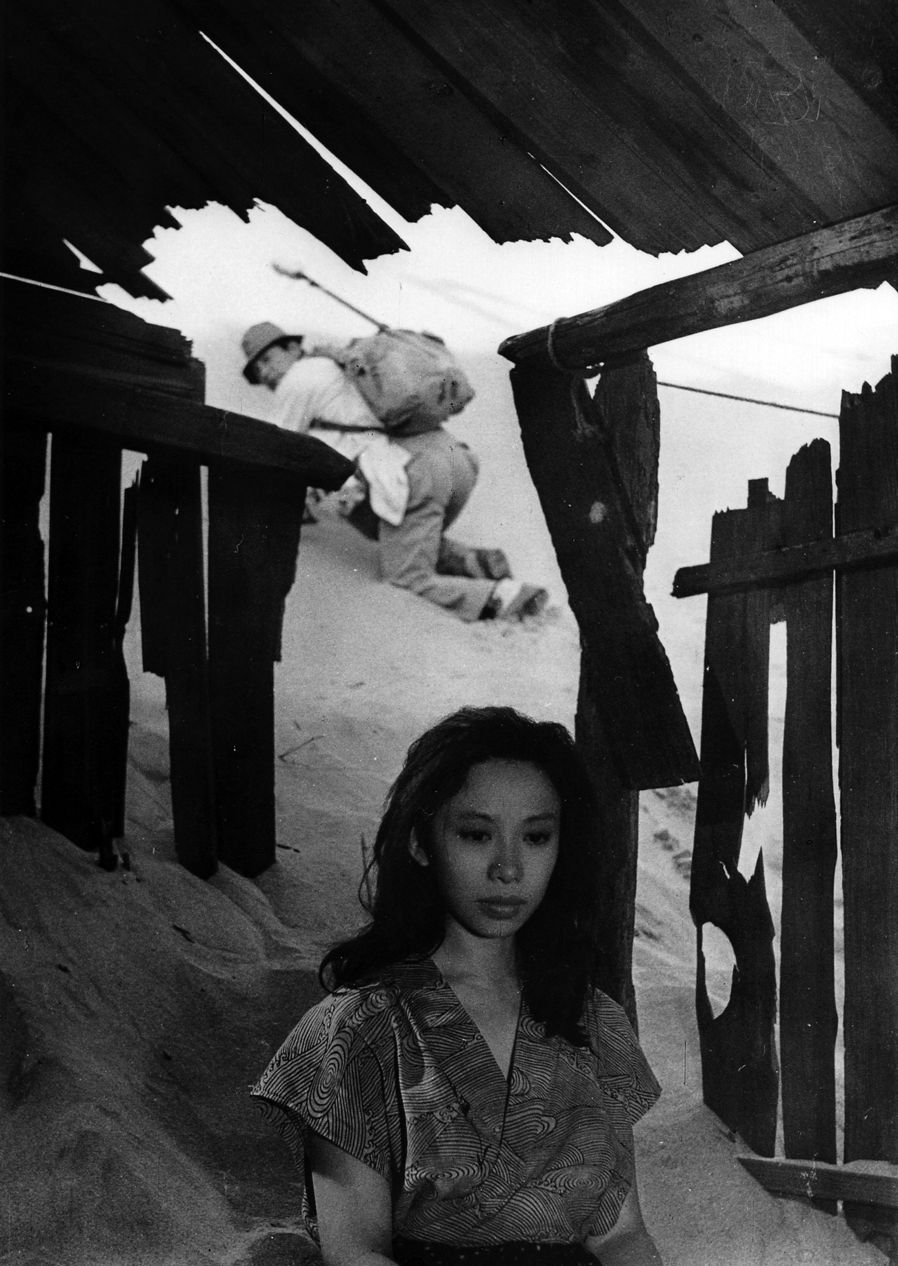 Still of Kyôko Kishida in Suna no onna (1964)