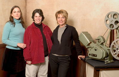 Lisa Ades, Lesli Klainberg and Gini Reticker at event of In the Company of Women (2004)