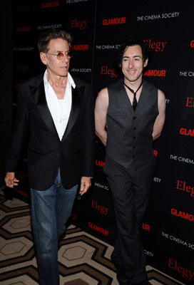 Alan Cumming and Calvin Klein at event of Elegy (2008)