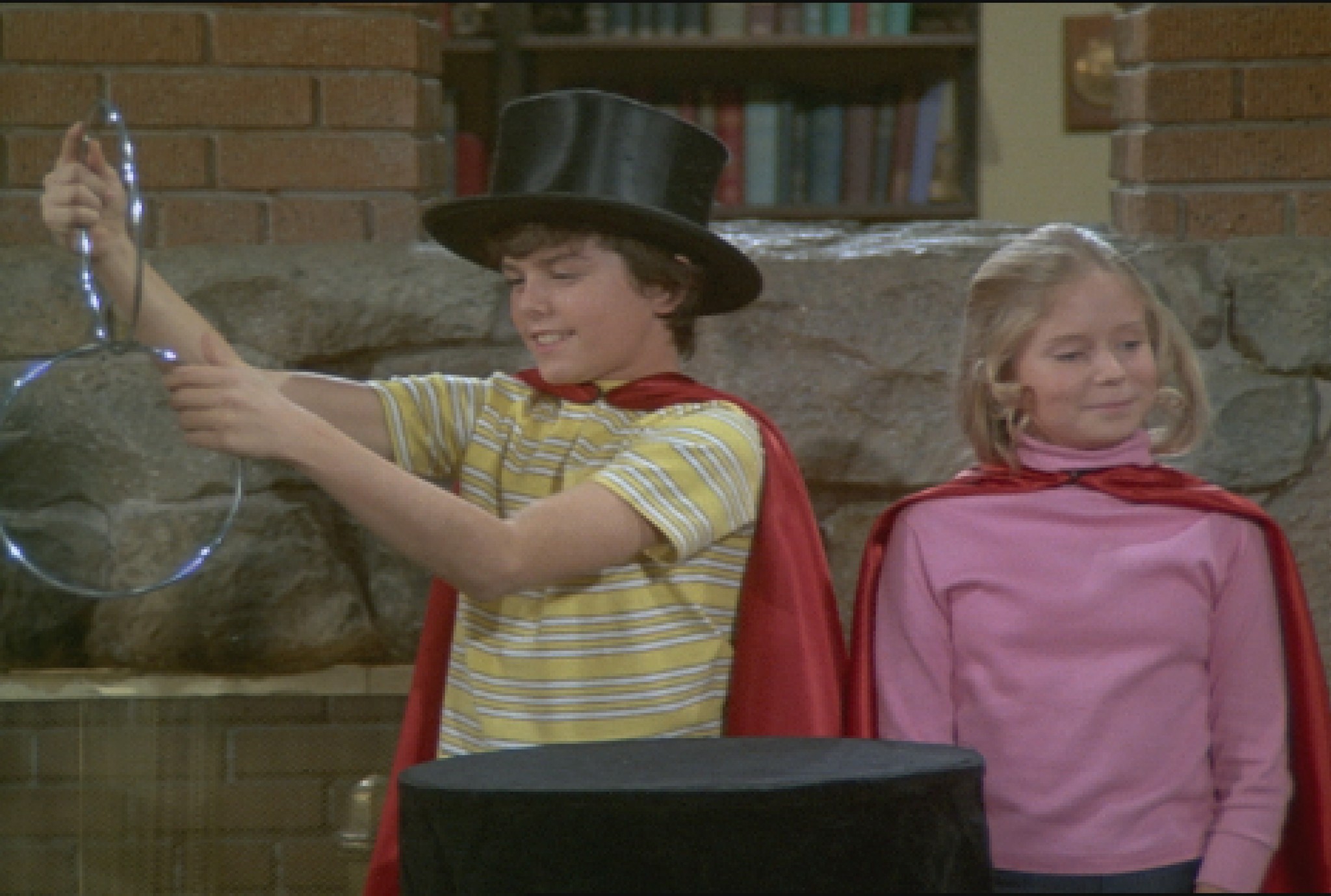 Still of Eve Plumb and Christopher Knight in The Brady Bunch (1969)