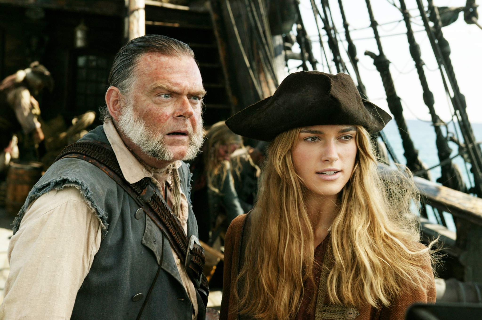 Still of David Bailie and Keira Knightley in Karibu piratai: numirelio skrynia (2006)