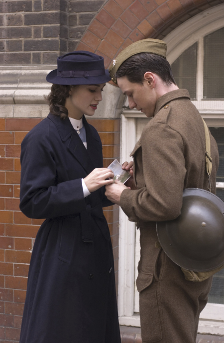 Still of Keira Knightley and James McAvoy in Atonement (2007)