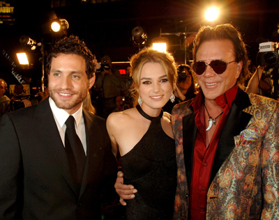 Mickey Rourke, Keira Knightley and Édgar Ramírez at event of Domino (2005)