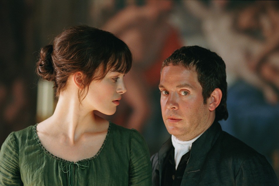 Still of Tom Hollander and Keira Knightley in Pride & Prejudice (2005)