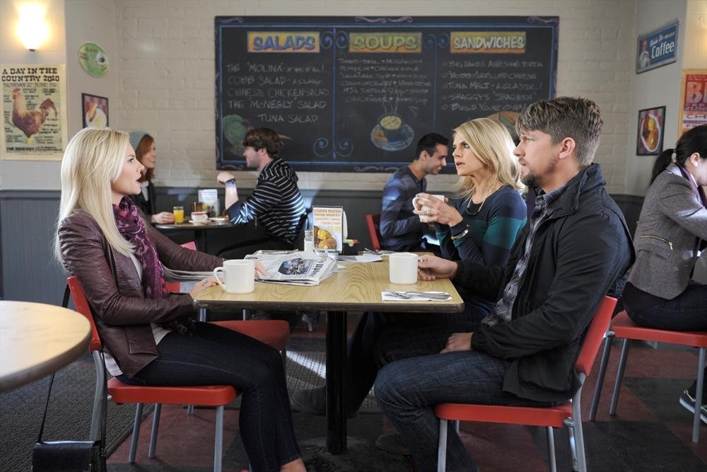 Still of Elisha Cuthbert, Zachary Knighton and Eliza Coupe in Happy Endings (2011)