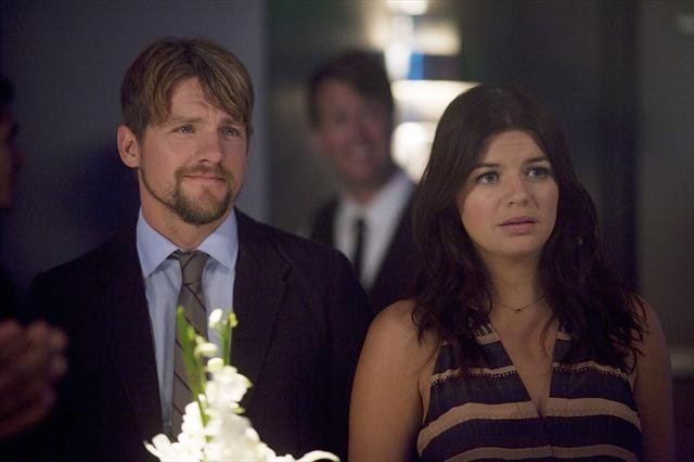 Still of Zachary Knighton and Casey Wilson in Happy Endings (2011)