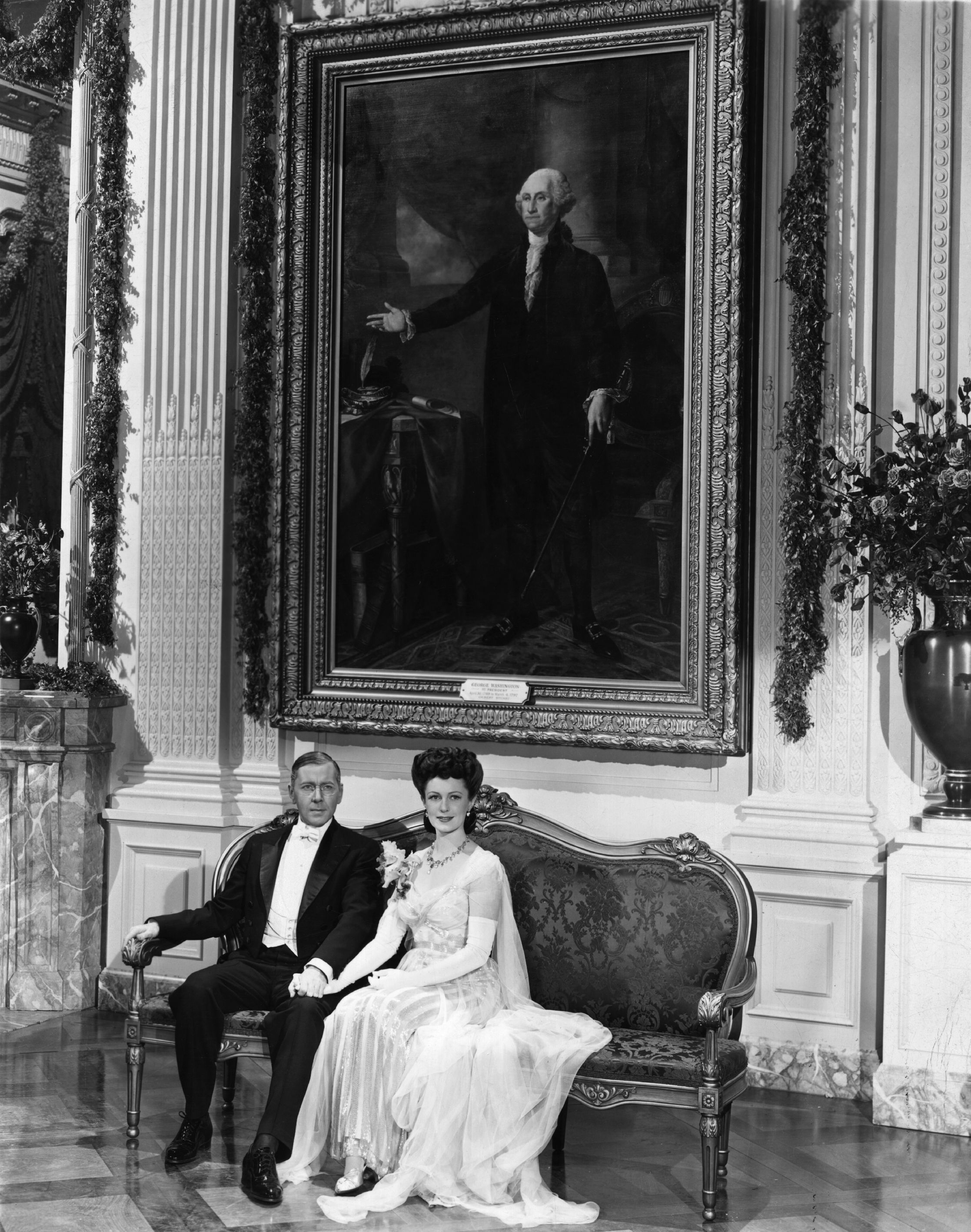 Still of Geraldine Fitzgerald and Alexander Knox in Wilson (1944)