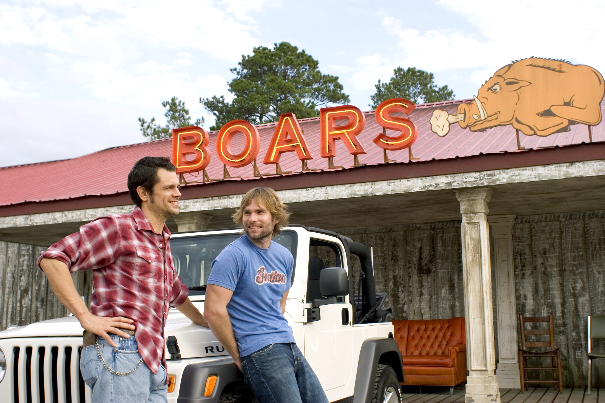 Still of Seann William Scott and Johnny Knoxville in The Dukes of Hazzard (2005)